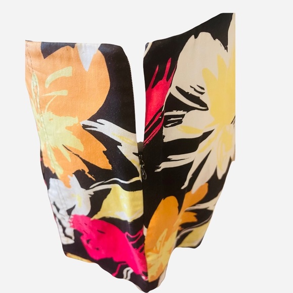 CACHE - Vintage Bright Floral Skort. - Picture 8 of 11